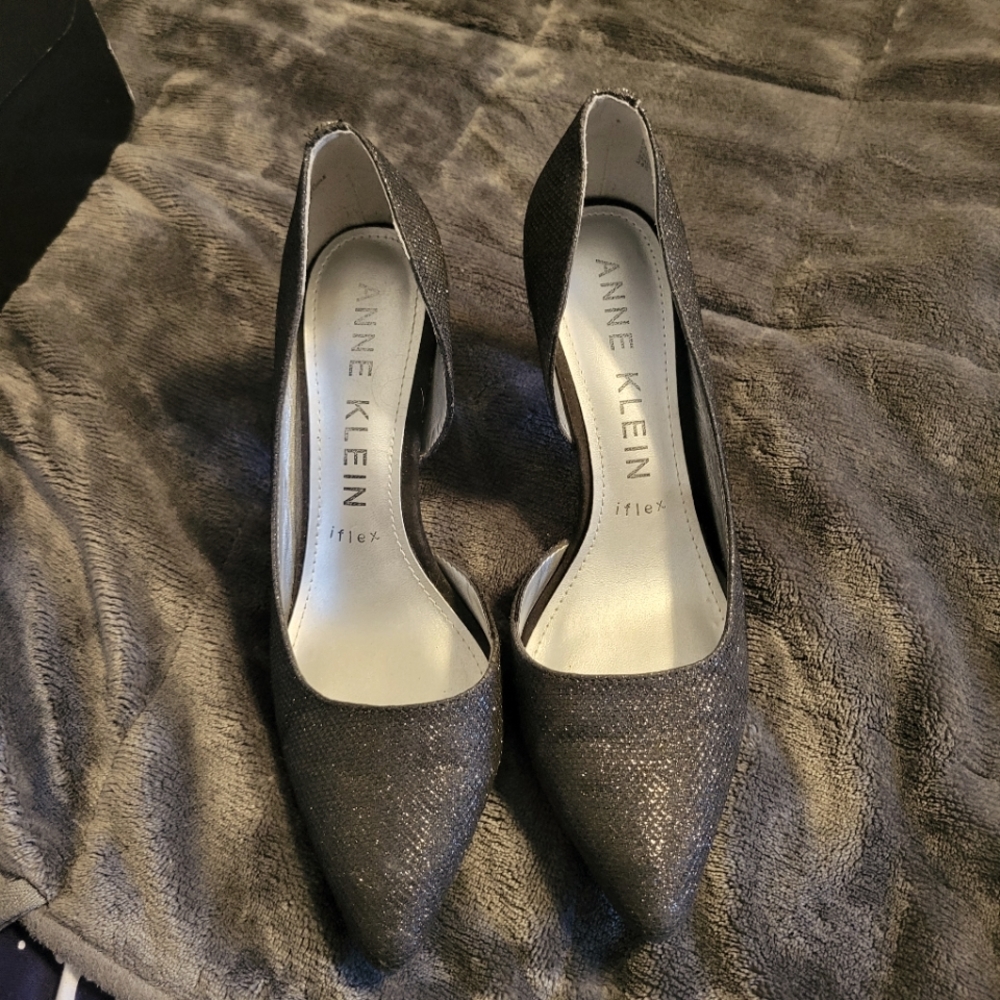 Black heels, Anne Klein